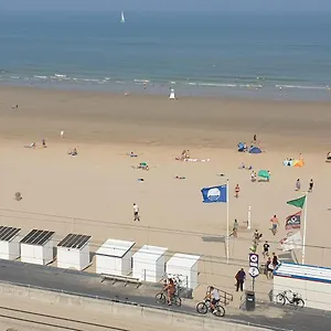 https://apartment-raversijde-with-seaview.ostend-hotel.net