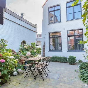 https://bla-bla.bruges-hotels.info